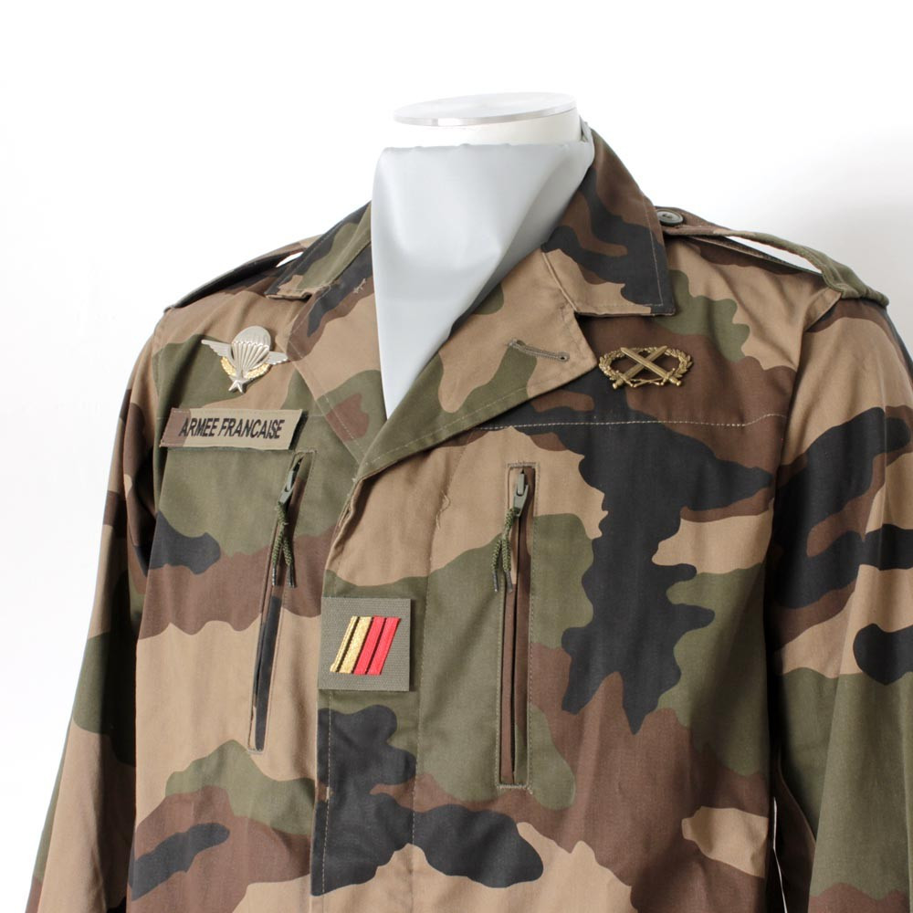 Plastron d'arme gris perle Plastron d'arme gris perle