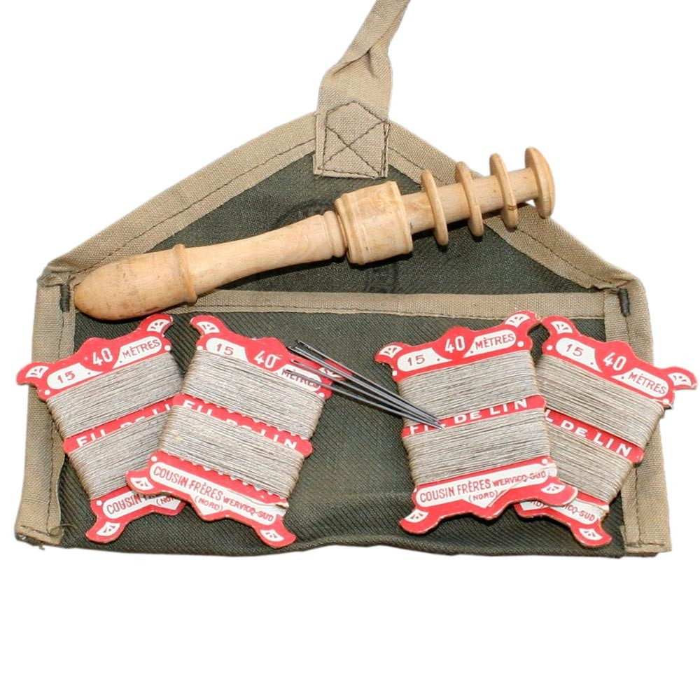 Trousse à couture Armée française année 50/60 (originale) Trousse à couture Armée française année 50/60 (originale)